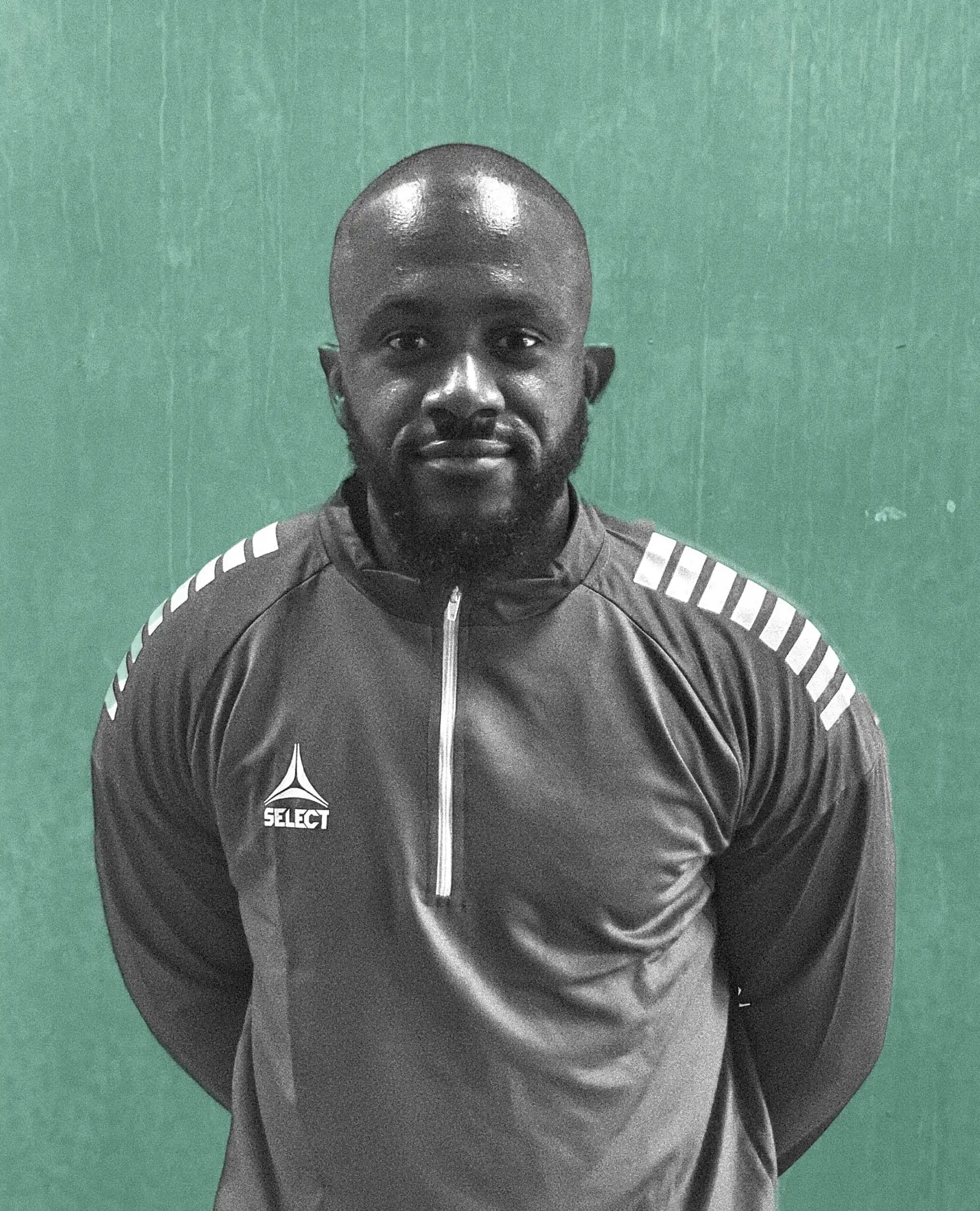 Arnaud Lukunku som fodboldtræner på banen